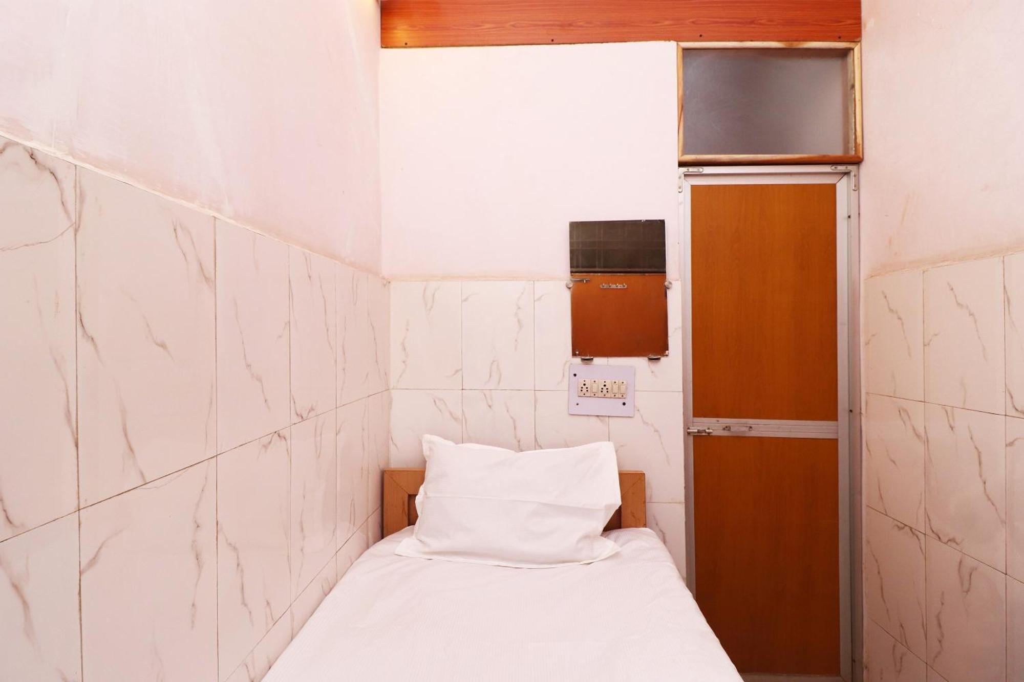 Hotel Kshama Jabalpur Esterno foto